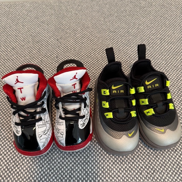 two pairs of baby shoes Jordan Dub Zero White Varsity size 4C/5C - Picture 2 of 11